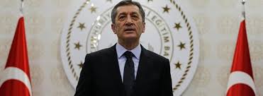 Jun 02, 2021 · milli eğitim bakanı ziya selçuk, akademik kayıpları tespit ettiklerini, bu konudaki çalışmaların devam ettiğini belirterek, ama önce çocuklara okulun kapısından içeri girdiklerinde. Milli Egitim Bakani Ziya Selcuk Tan Son Dakika Karne Yuz Yuze Egitim Ve Telafi Egitimi Aciklamasi