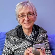 Amazon.com: Relative Sanity: Poems: 9781615997688: Lord, Ellen: ספרים