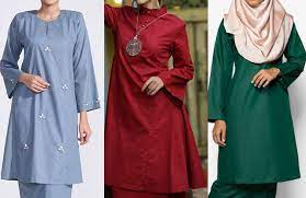 Baju kurung sering diasosiasi dengan kaum perempuan. Baju Kurung Pesak Johor