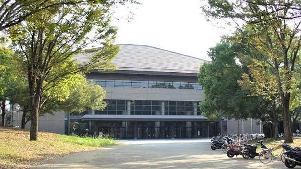 熊本市総合体育館・青年会館 - Wikipedia