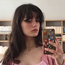 Robyn Connell's Instagram, Twitter & Facebook