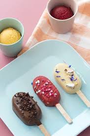 Sorbet Au Chocolat Noir Pour 8 Personnes Recettes Elle A Table Recette En 2020 Sorbet Chocolat Recette Sorbet Chocolat