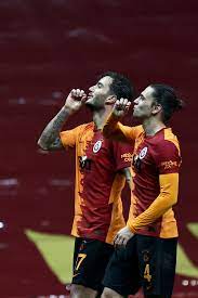 Fenerbahçe spor kulübü, medipol başakşehir 'den milli futbolcu i̇rfan can kahveci 'yi 4,5 yıllığına kadrosuna kattığını açıkladı. Ogulcan Caglayan Ve Taylan Antalyali Dan Flas Hareket Irfan Can Kahveci Nin Imzasi Sonrasi Aspor