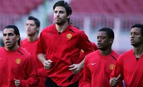 Former manchester united assistant coach rene meulensteen has revealed that, in 2008, sir alex ferguson and the club could do nothing but watch gerard pique rejoin former club barcelona. Laliga Santander Fc Barcelona Patrice Evra I S In Gerard Pique S Trainers Marca In English
