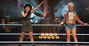 She was a part of the dutch children's theatre and won talent shows and competitions in her youth. Jennie Lena Wint Keiharde Battle The Voice Show Destentor Nl
