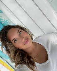 Kristen Castle's Instagram, Twitter & Facebook