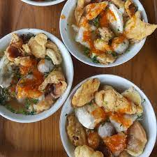 Jadi, bakso di bakso malang langgeng itu terdiri dari batagor (baso tahu goreng), bakso goreng, pangsit panjang, bakso polos yuk, cobain cuanki m.e, cuanki favorit orang bandung. 5 Rekomendasi Bakso Cuanki Terhits Di Bandung Rasanya Bikin Nagih