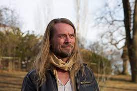 Hans siste bok er aldri gi opp, skrevet sammen. Peder Kjos Angsten Er Ei Drivkraft Like Mykje Som Ei Hindring