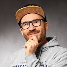 Dirk Wessel's Instagram, Twitter & Facebook