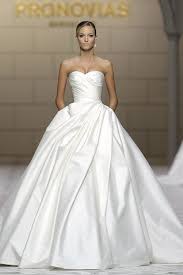 Simple White Wedding Gowns For Your Vow Renewal Ball Gowns Wedding Pronovias Wedding Dress Wedding Dresses