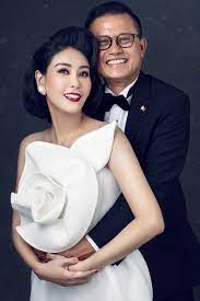 Có mẹ là hoa hậu đình đám vbiz, con gái hà kiều anh thừa hưởng hết gen trội, mới bé xíu đã ra dáng mỹ nhân lắm rồi. Ha Kiá»u Anh Ká»· Niá»‡m Ngay CÆ°á»›i Vnexpress Giáº£i Tri