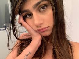 If you do not know who mia khalifa is, then you've been living under a rock for the past five years. Photo Mia Khalifa Looks Very Naughty In The Bathroom