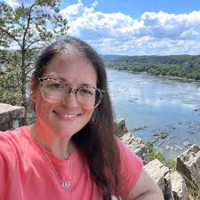 How to use the Bernina 570 embroidery module?