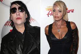 Marilyn manson is wanted on an active arrest warrant for 'snot assault' on camerawoman at a new hampshire concert in 2019. Marilyn Manson Refutes Report That He S Engaged To Marry Filmmaker Seraphim Ward
