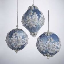 Use Pearls And Ribbon To Make Victorian Christmas Decorations Victorian Christmas Decorations Victorian Christmas Ornaments Victorian Christmas