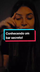 Conhecendo o Hideout Speakeasy, um bar secreto localizado em Santos/SP. É  necessário efetuar reserva através do WhatsApp e depois eles enviam o  endereço certinho. A casa conta bom bons drinks autorais ...