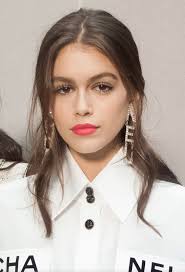 The Best Make Up Looks From The Spring Summer 2021 Fashion Weeks Chanel Makeup Looks Makeup Trends Runway Makeup