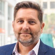 Working in tech is deeply personal for me, rooted in a lifelong connection  to the internet and the digital world. From the early days of experimenting  with Photoshop and Flash, chatting on