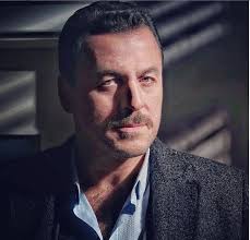 Menajerimi ara kıraç rolüne hayat veren barış falay kimdir, kaç yaşında ve nereli? Menajerimi Ara Dizisi Oyunculari Kadrosu Konusu Karakterleri