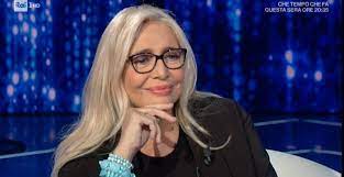 Oggi il programma più amato dal pubblico di rai 1 non andrà in onda, ma la padrona di casa mara venier è pronta a rimettersi subito in forma per tornare in televisione. Mara Venier Eta Marito Figli Instagram E Programmi Televisivi