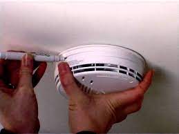 The smoke detector at least will give you 30 seconds warning before spreading the fire in a house and you have to change the battery at least every 6 months because you could have downloaded. Replace Battery In Ei141 Smoke Alarm Youtube