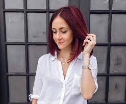 Hairstyles for short dark hair, you can use your dark hair as a single color or as an ombre. 10 Enthralling Short Burgundy Hair Color Ideas Hairstylecamp