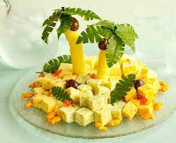Spring celebration gift pack $100.00. Das Auge Isst Mit 51 Kreative Ideen Fur Kalte Platten Deko Feiern Zenideen Tropical Food Luau Food Party Snacks