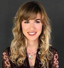 The gorgeous color of hair is looking stupendous and a treat for eyes. Top 25 Long Curly Hairstyles To Enjoy With Bangs June 2021