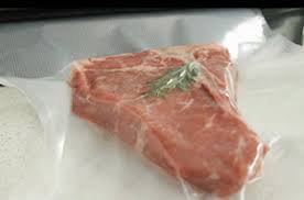 A l'inverse de la congélation, la décongélation doit être lente afin que la viande conserve toutes ses qualités. Qu Est Ce Que La Viande Sous Vide Comment Bien La Conserver Et La Preparer Blog Coursesetsaveurs Com