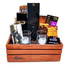 Gift Baskets For Men S Birthday Gift Baskets For Men Birthday Holiday Anyday Thebrobasket Com Baskets For Men Gift Baskets For Men Liquor Gift Baskets