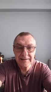 Introduction of a happy hippie from Indiana