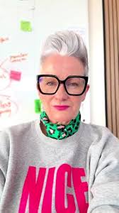 Did you know that 100% digital courses have a completion rate of only 15%,  even for the best in class.