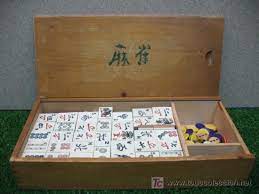 El conjunto de 32 piezas chinas que representaba las posibilidades de tirada de. Domino Chino Mah Jongg Sold Through Direct Sale 19859396