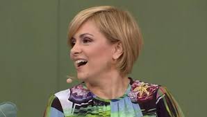 Simona gherghe, victima atacurilor în timpul acces direct. Simona Gherghe Schimbare De Look Prezentatoarea Tv Are O NouÄƒ Tunsoare Antena 1