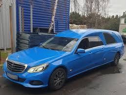 Corbillard Limousine Mercedes Benz Avec 5 Places Corbillards Limousines Funeraires Au Services De Familles En Regions Parisienne Infos In 2020 Bestattung Leichen