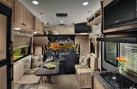 The luxurious and affordable motorhome has a variety of floorplans so buyers have a wide range of options to choose from. Top 5 Best Class C Motorhomes With Bunk Beds Rvingplanet Blog