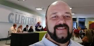 Paraplégico após acidente aéreo, ele joga basquete para afastar a depressão 