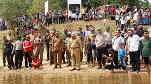 Ingin tahu cerita legenda ikan sakti sungai janiah yang berasal dari sumatera barat? Bupati Safrial Mulai Kegiatan Panen Ikan Sungai Lubuk Larangan Raja Gagak Dusun Mudo Jernih Id Berita Aktual Terkini