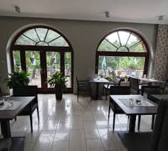 Situé près de kindergarten johannesberg, hotel haus neugebauer de 3 étoiles offre des services en chambre, des services de journaux et des services de … Hotelbilder Hotel Restaurant Haus Neugebauer Geisenheim Holidaycheck