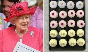 Queen victoria was born fifth in line to the throne, which made her an unlikely ruler. Queen Birthday Cake Recipe Former Royal Chef Reveals How To Make Queen S Favourite Cake Express Co Uk
