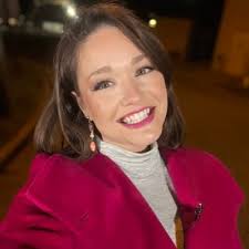 Jennifer Blake (@JennBlakeTV)