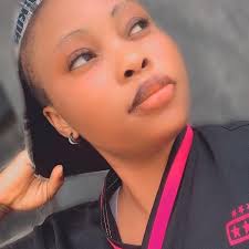 Please anybody that knows ESTHER OLUWASEUN IG: @_berrywhiteoffical families  should please help us. She stayed in OBAWOLE, she d!ed three days ago and  her c@rpse is still in her room. Please if