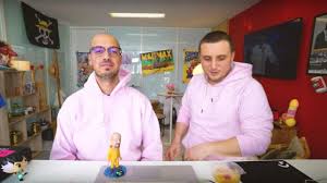 Ils font partie du collectif golden moustache. The Sweatshirt Hoody Pink Carlito In The Video You Wants Mcfly Carlito Spotern