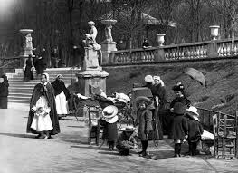 1920 Jardin Du Luxembourg Partage De Je Vous Parle D Un Temps Sur Facebook Jardin Du Luxembourg Photos Anciennes Vieux Paris