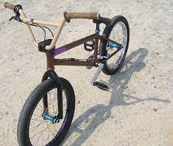 Following an exceptional breakout year in 2006, in which he clinched. Daniel Dhers Bike Check 2006 Dew Park Champ Is Going To His First Metro Jam