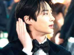 korean actors and their insane face card ✯