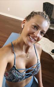 Self-care isn't selfish ❤️ Killer of the day 🤸‍♀️ 35 min Full Body Burn  🤪🔥 & 15 min Full Body Stretch 🤸‍♀️