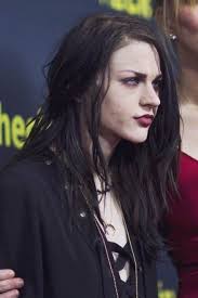 Born august 18, 1992 los angeles, usa. Lonerhijabi In 2021 Frances Bean Cobain 90s Grunge Hair Portrait