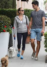 Somebody tell djokovic's wife that if she doesn't want to save people's lives and observe the same rules that everyone else is observing, then she should leave the stadium. Jelena Ä'okovic Height Tennis News
