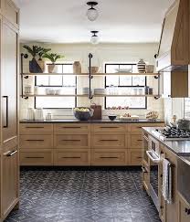 Kitchen With White Oak Cabinets Wanting To Have Some Cabinets Like This And Others Painted Farmhouse Kitchen Inspiration Kitchen Trends Kitchen Interior